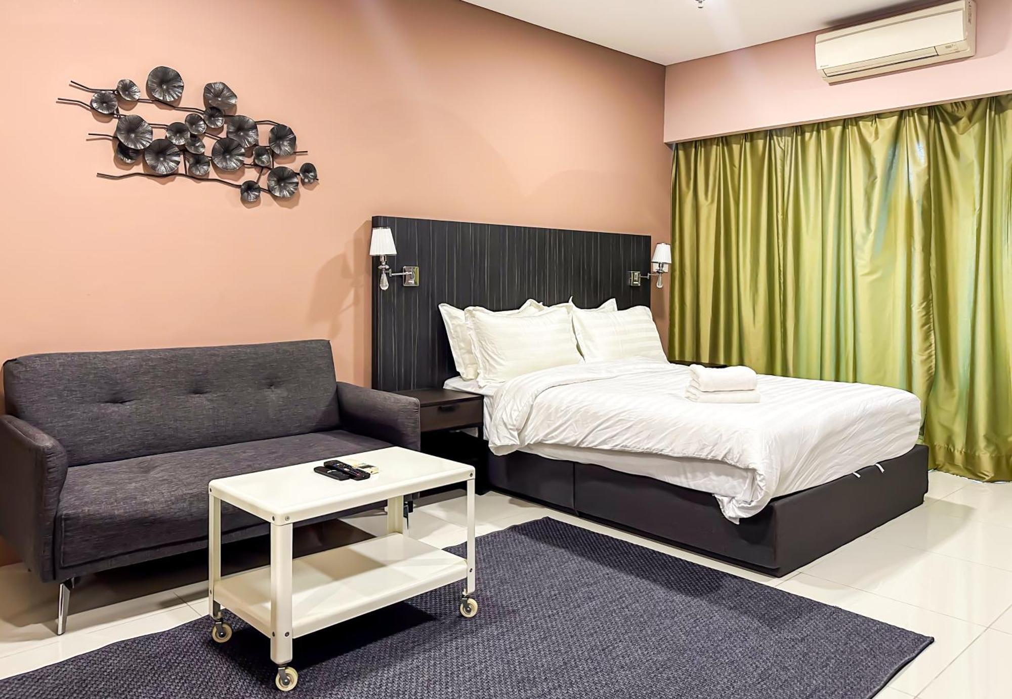 Summer Suites Klcc By Apartx Kuala Lumpur Exterior photo