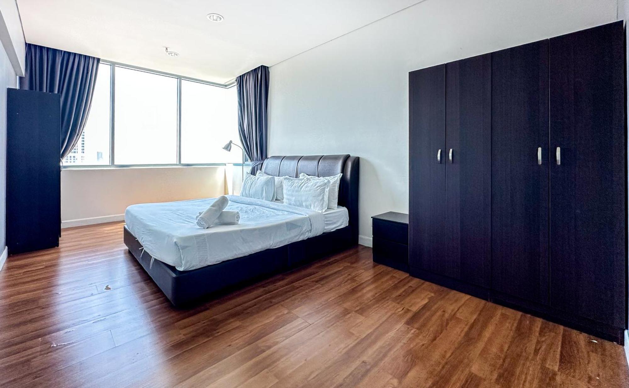 Summer Suites Klcc By Apartx Kuala Lumpur Room photo